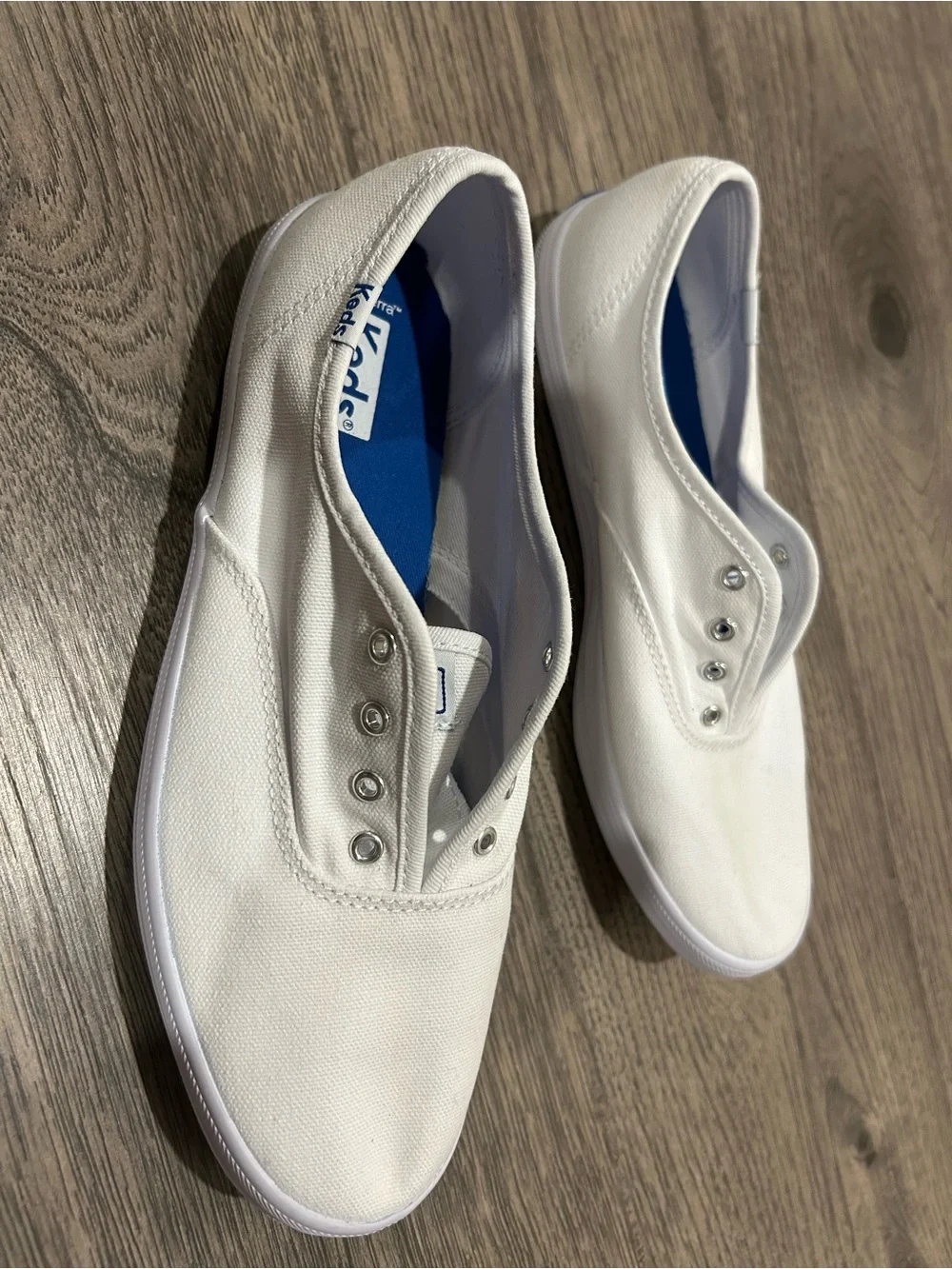 Keds Women’s White Canvas Classic Sneakers Size 7W